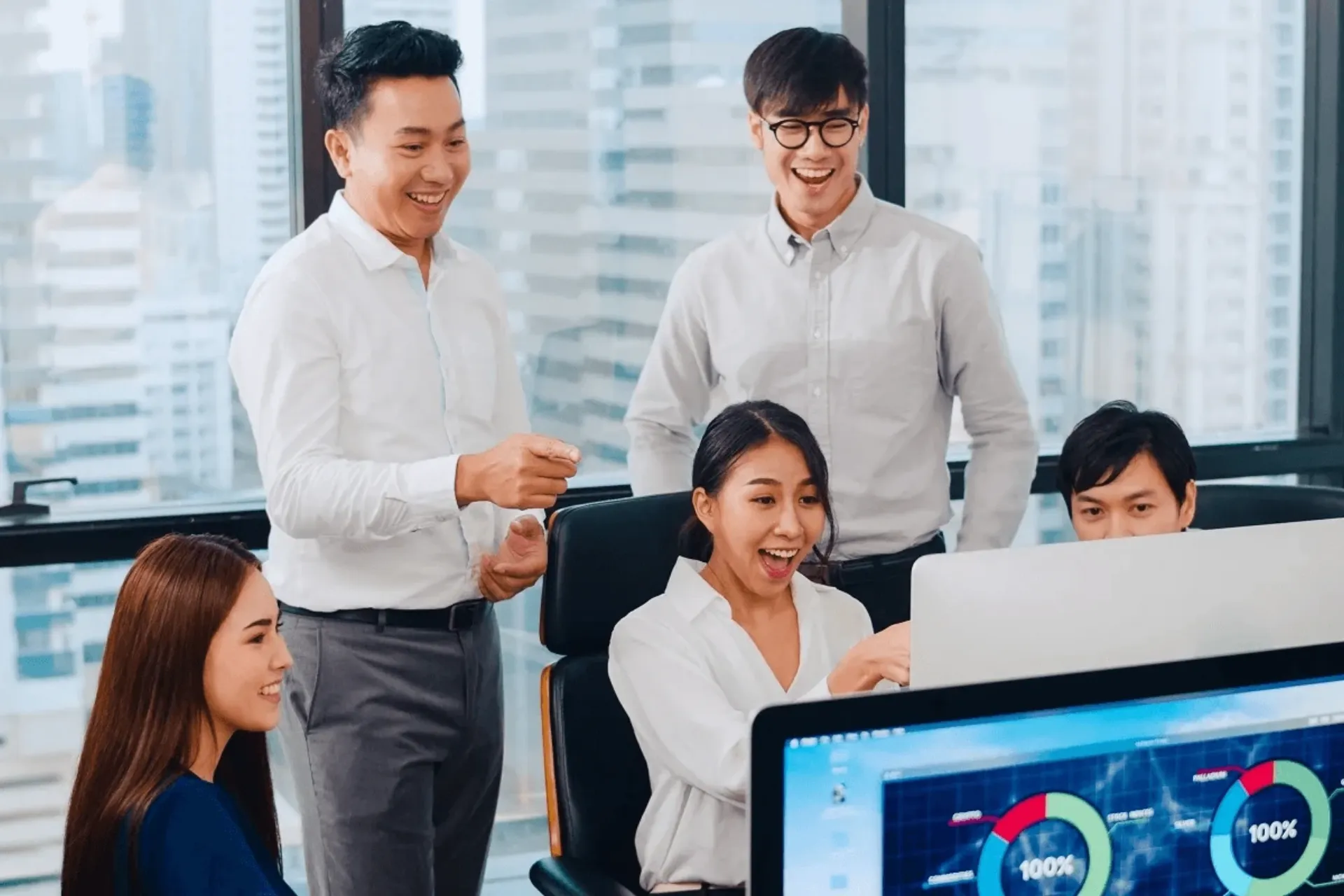 A BUNCH growth team working together in the office
